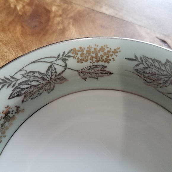 Noritake China porcelain, Silvane #5487, 5 bread & butter plates, 5 soup - Picture 7 of 13